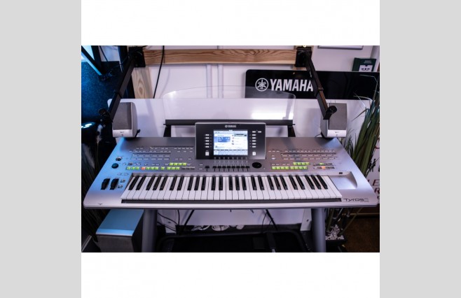 Used Yamaha Tyros 3 Keyboard With MS03 Speakers (SN:BAON01117) - Image 1
